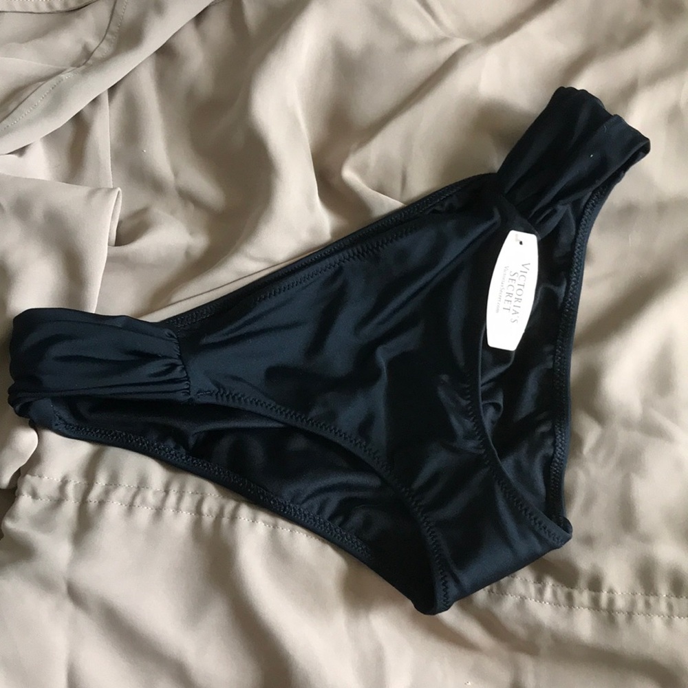 Black bikini bottoms